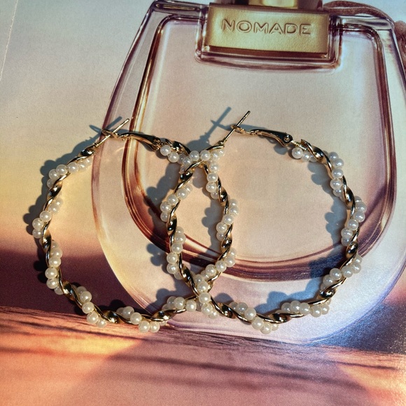 Fashion Pearl Hoop Earrings - Picture 3 of 4